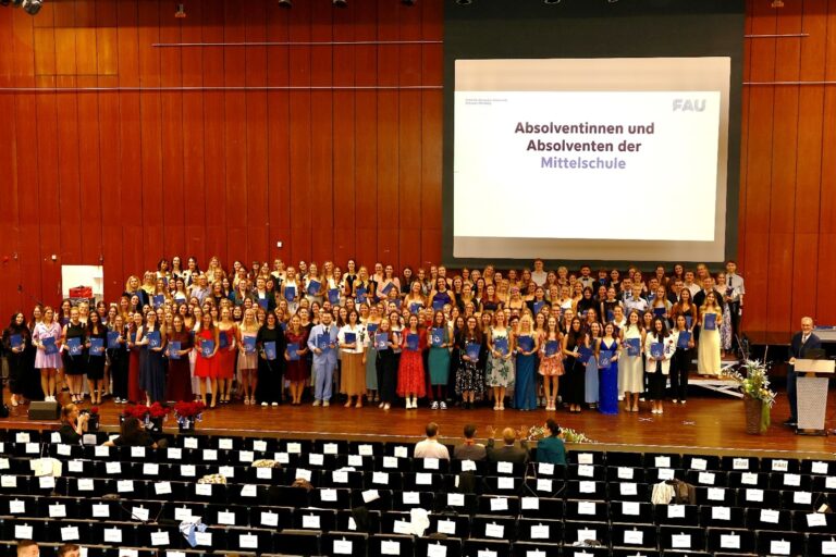 Lehramtsabsolventen-Feier am Campus Regensburger Straße